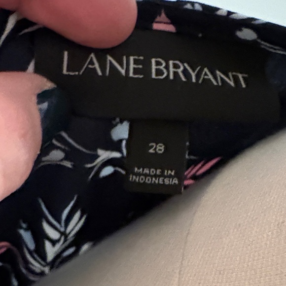 Lane Bryant 28 Navy Blue Floral Ruffle Short Sleeve Top - Picture 2 of 6